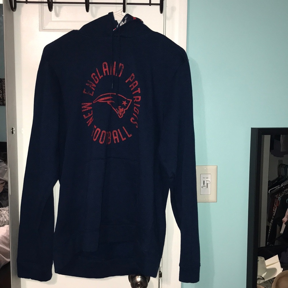 Patriots Sweatshirt with Camo Hood